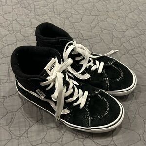 Vans Sk8-Hi Black and White High-Tops
